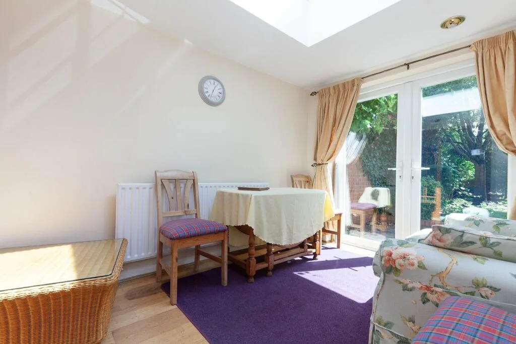 4 bedroom end of terrace house for rent