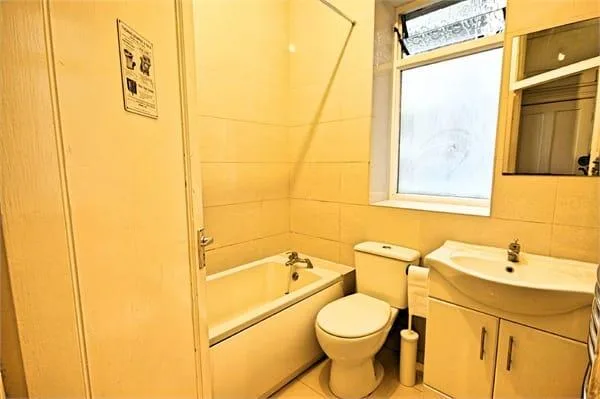 3 bedroom flat for rent