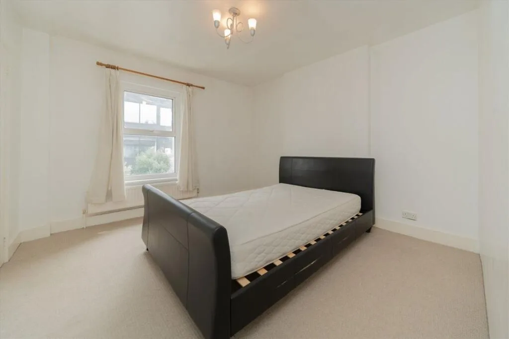 2 bedroom house for rent