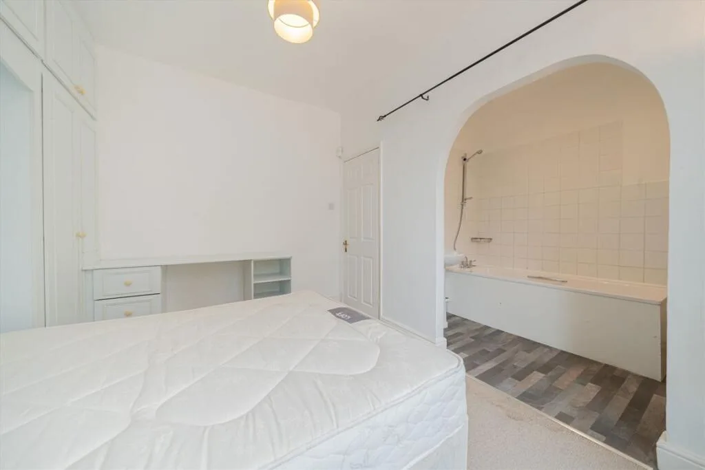 2 bedroom house for rent