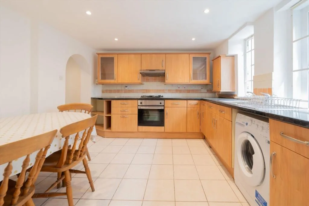 2 bedroom house for rent