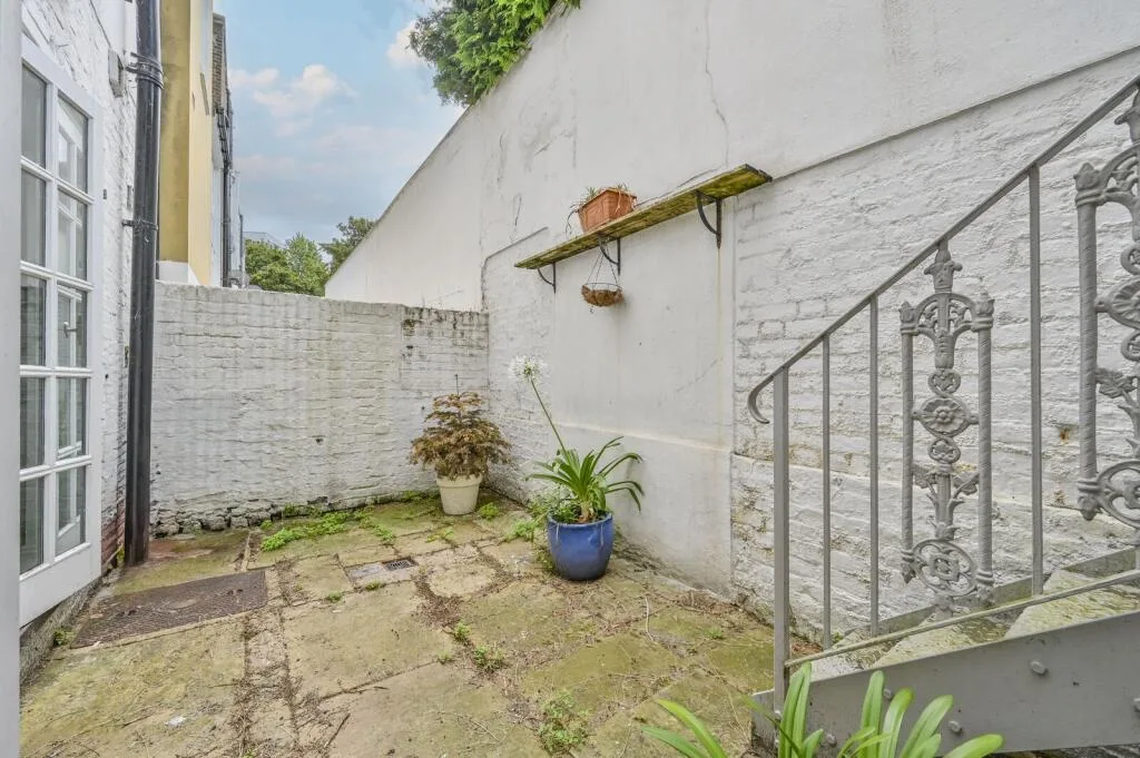 3 bedroom flat for rent