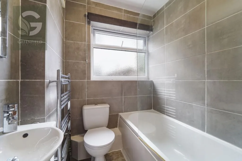 2 bedroom maisonette for rent
