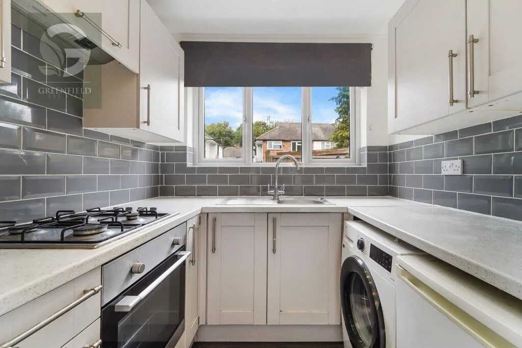 2 bedroom maisonette for rent