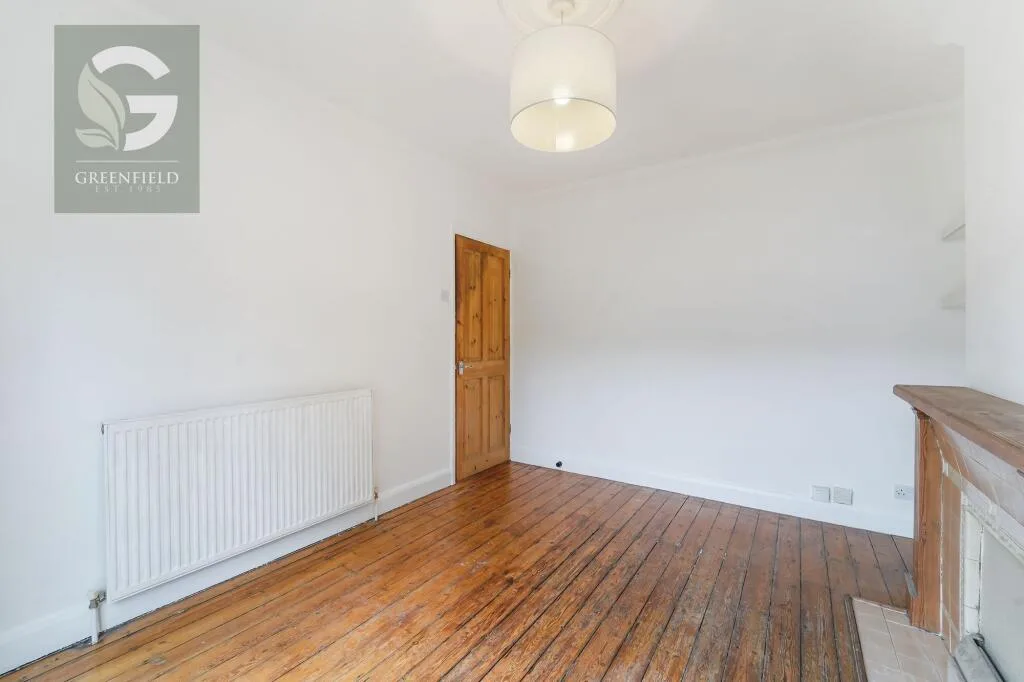 2 bedroom maisonette for rent