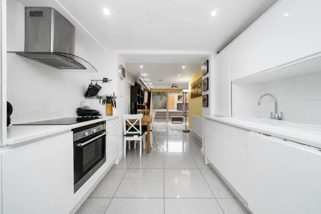3 bedroom flat for rent