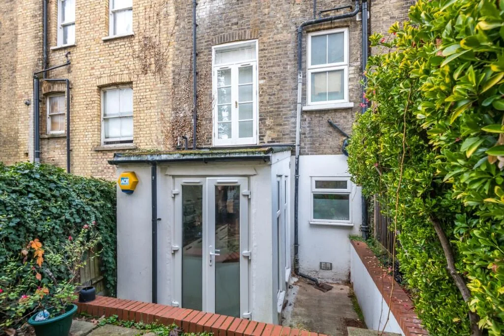 2 bedroom flat for rent