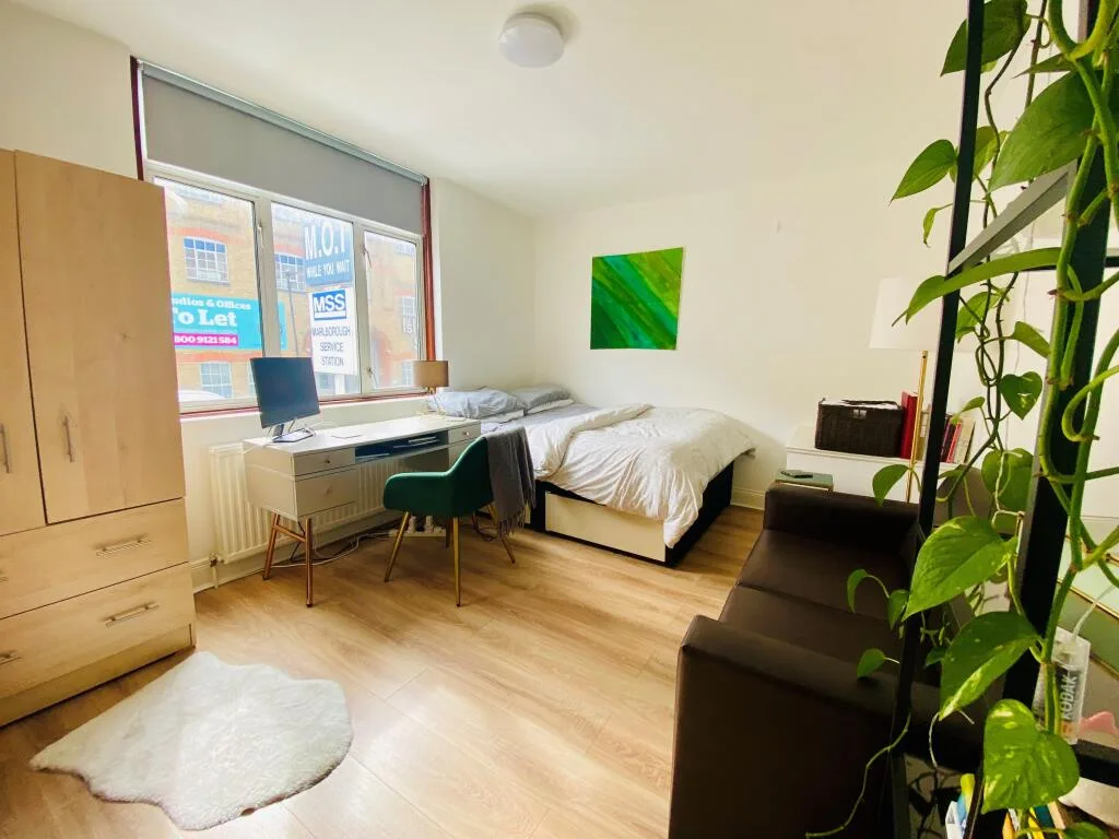 Studio flat for rent