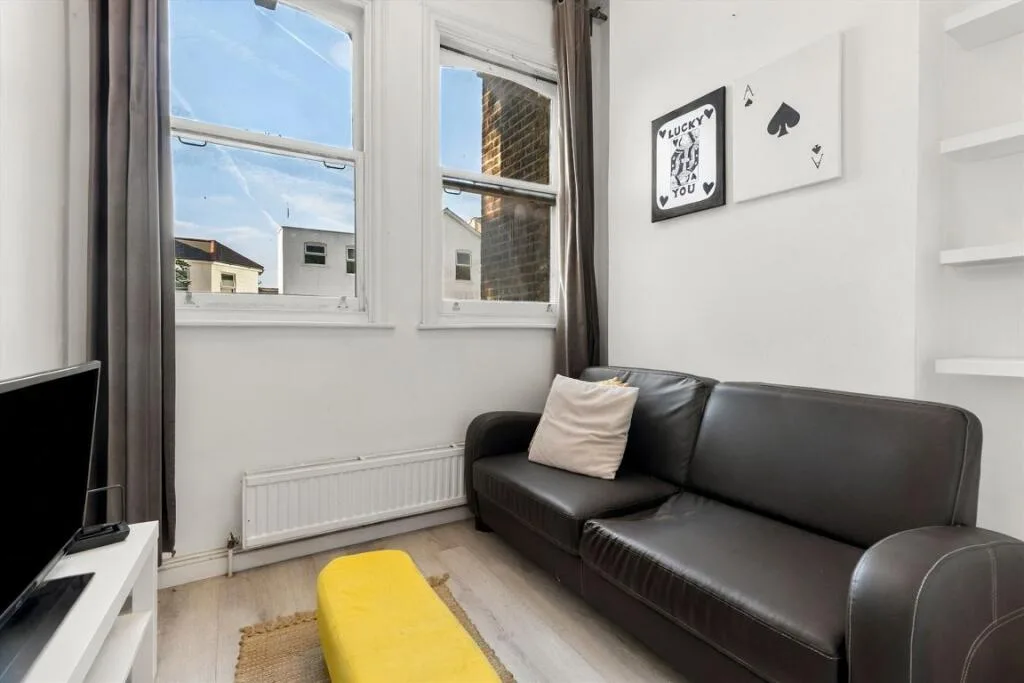 3 bedroom flat for rent