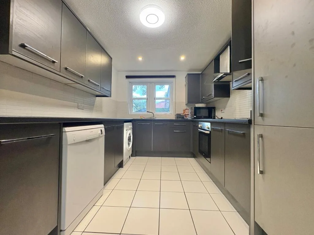 4 bedroom flat for rent