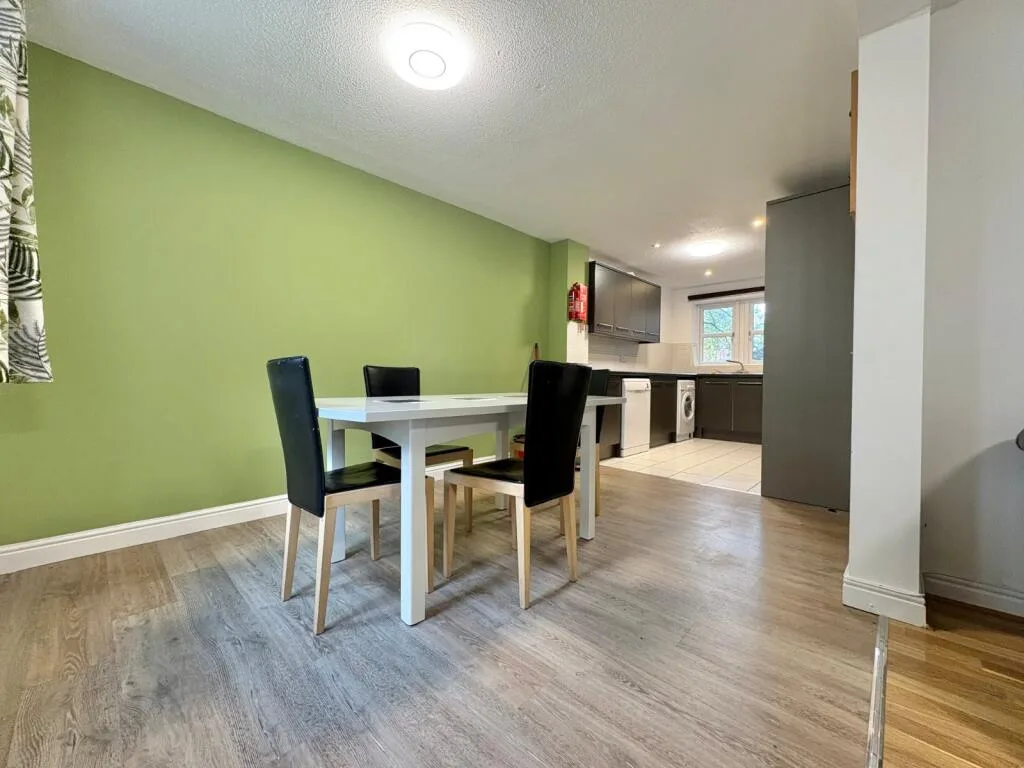 4 bedroom flat for rent