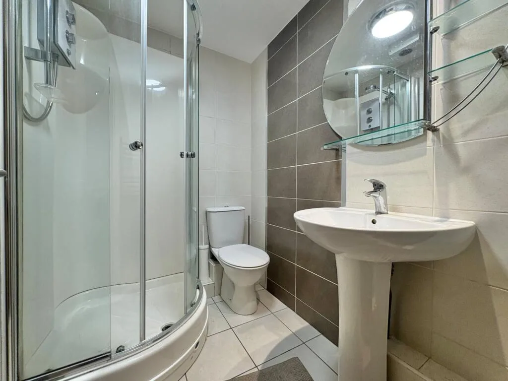 4 bedroom flat for rent