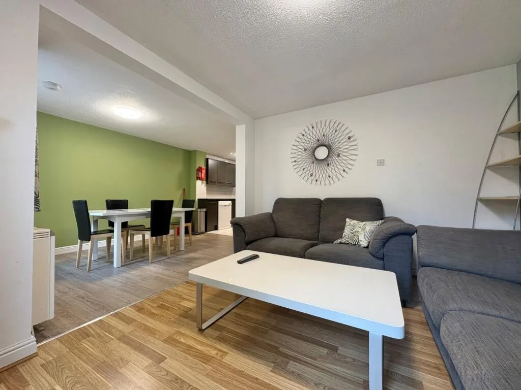 4 bedroom flat for rent