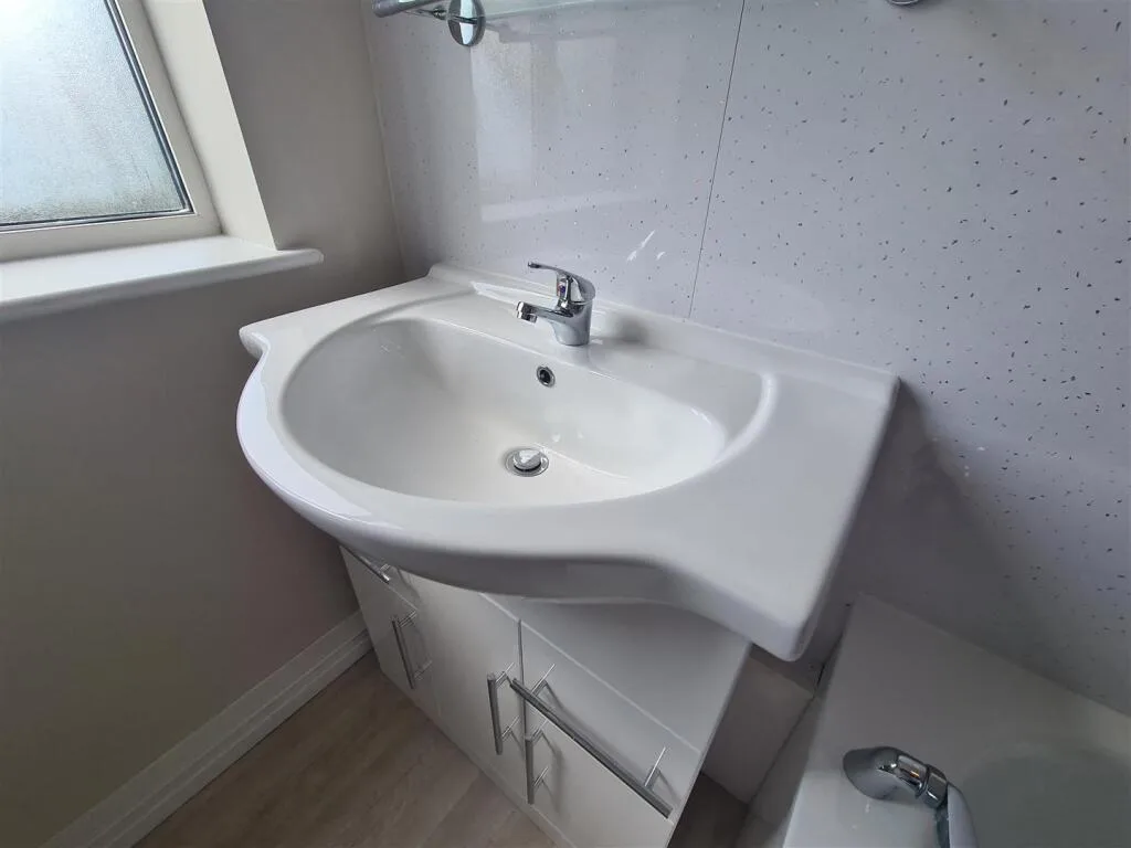 2 bedroom maisonette for rent