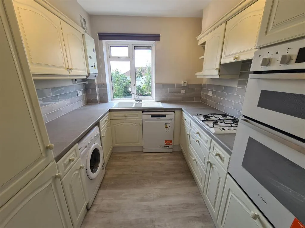 2 bedroom maisonette for rent