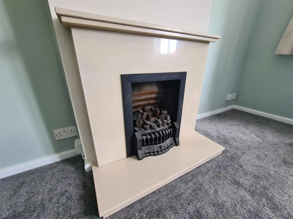 2 bedroom maisonette for rent