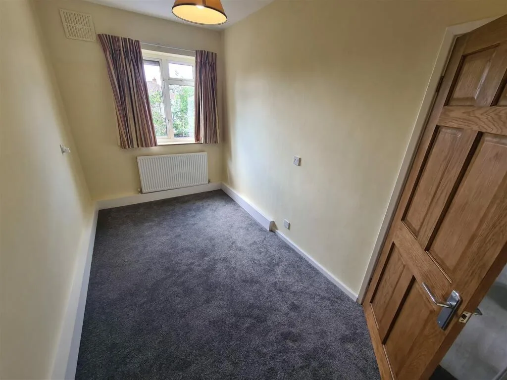 2 bedroom maisonette for rent