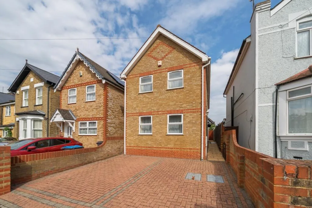 4 bedroom detached house for rent