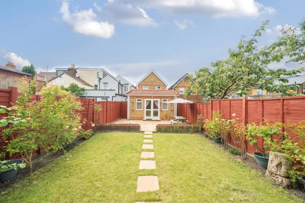 4 bedroom detached house for rent