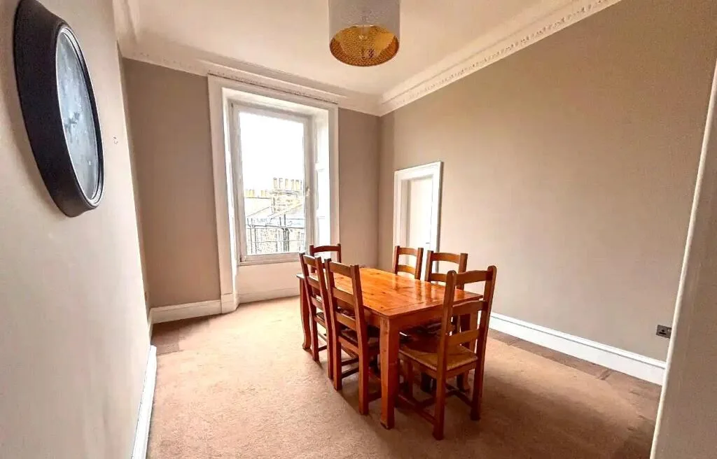 3 bedroom flat for rent