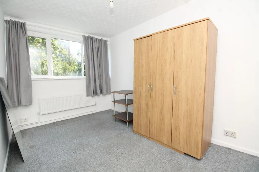 3 bedroom maisonette for rent