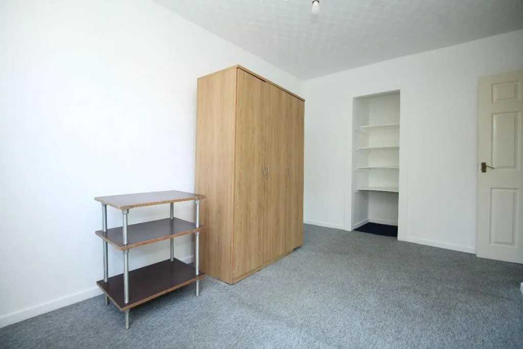 3 bedroom maisonette for rent