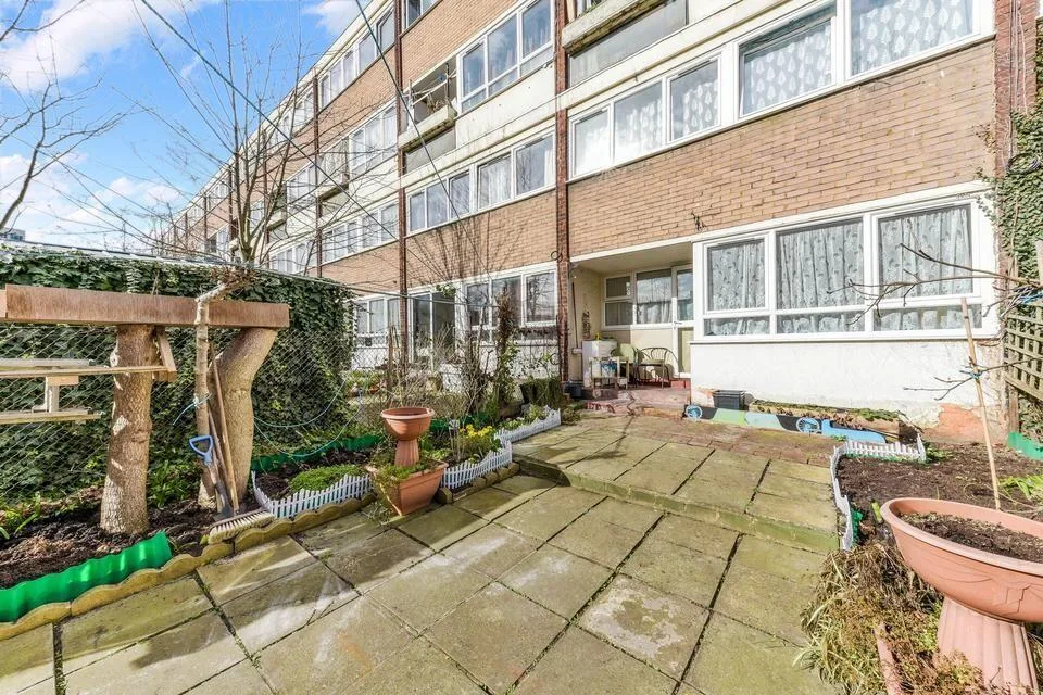3 bedroom maisonette for rent
