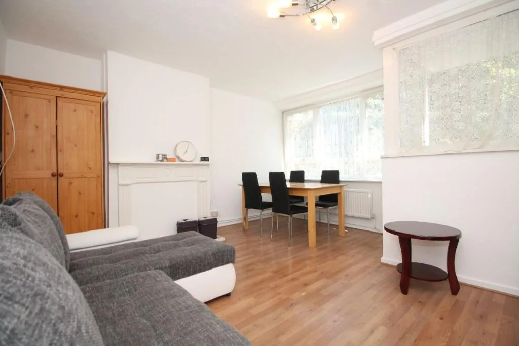 3 bedroom maisonette for rent