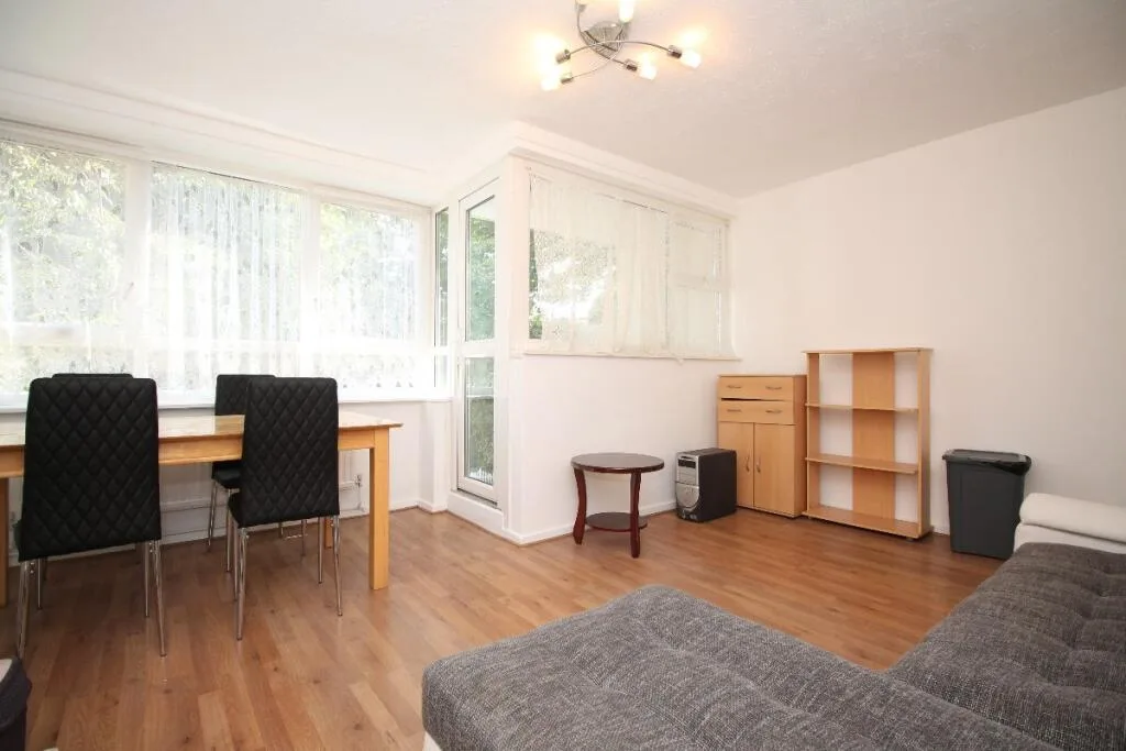 3 bedroom maisonette for rent