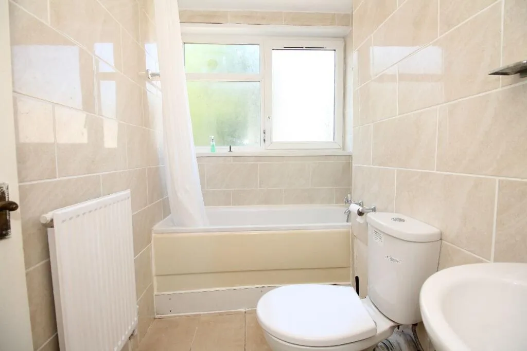 3 bedroom maisonette for rent