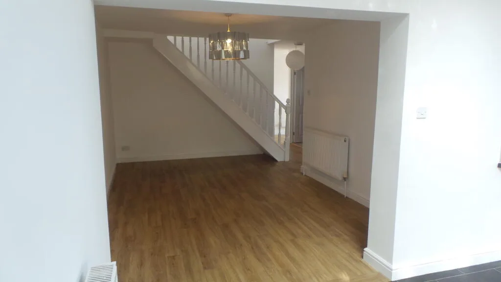 4 bedroom semi-detached house for rent