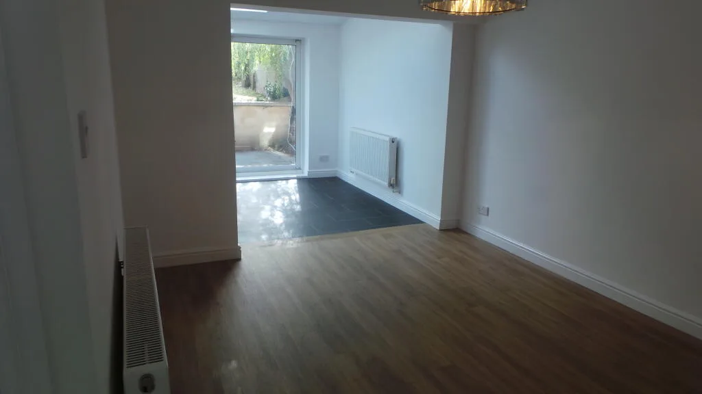 4 bedroom semi-detached house for rent