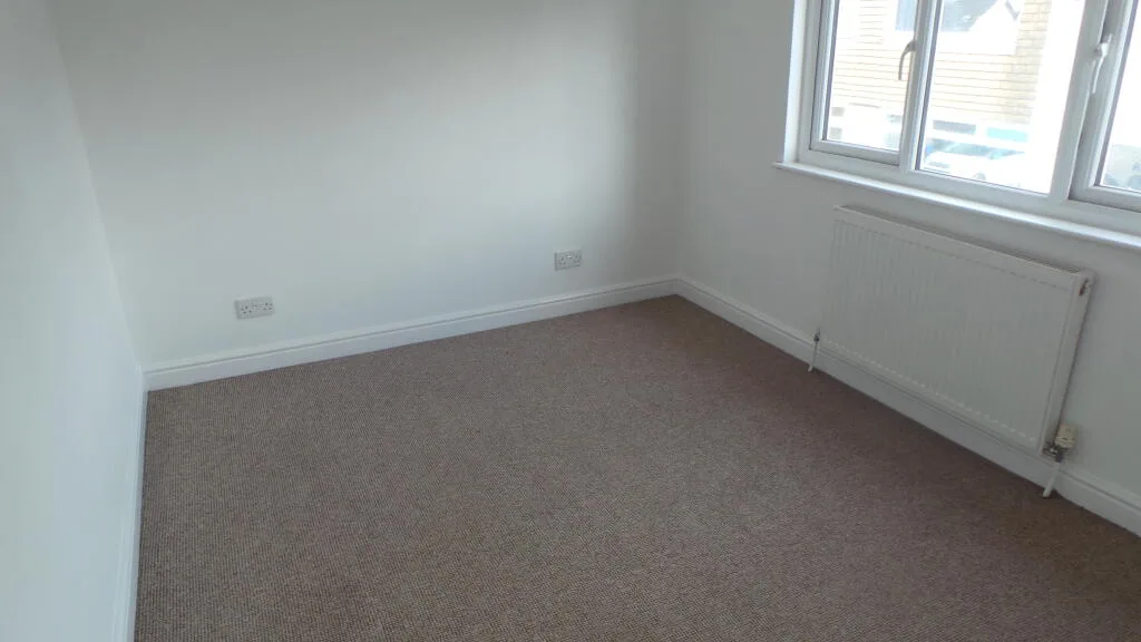 4 bedroom semi-detached house for rent