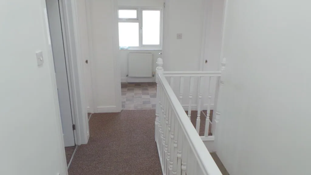 4 bedroom semi-detached house for rent