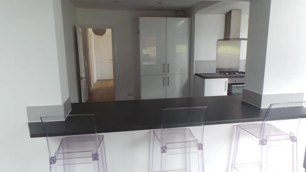 4 bedroom semi-detached house for rent