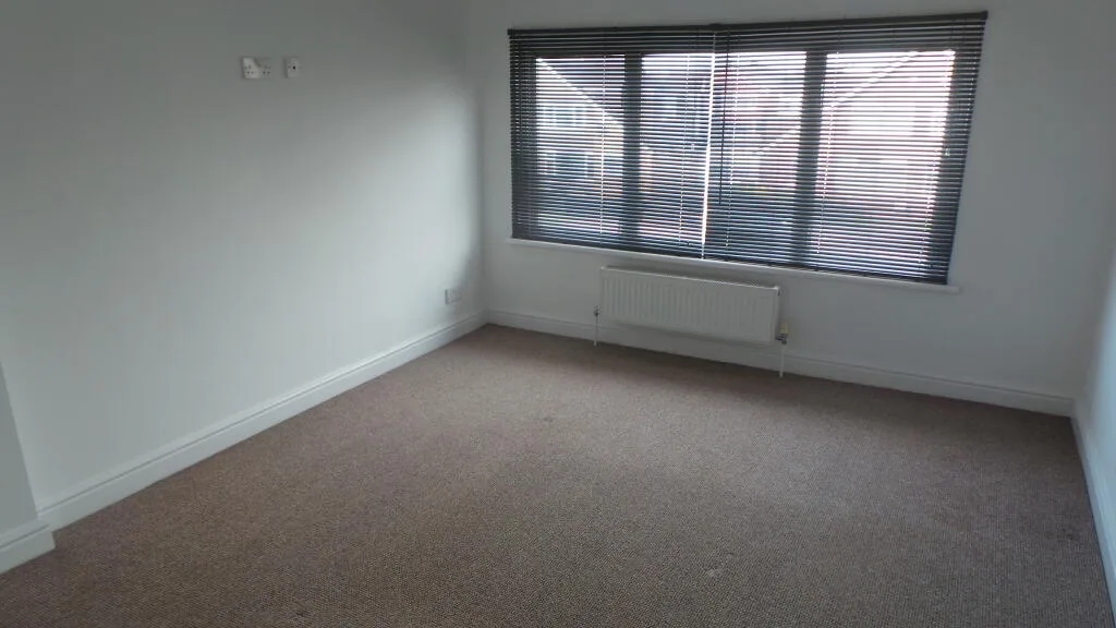 4 bedroom semi-detached house for rent