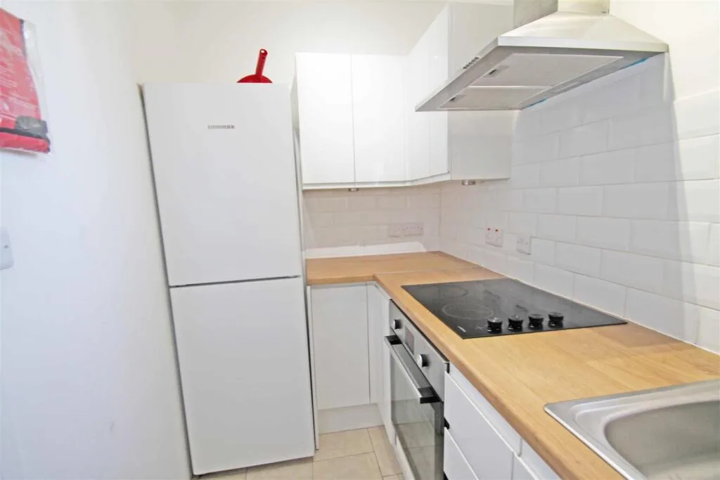 2 bedroom maisonette for rent