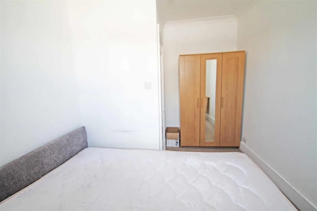 2 bedroom maisonette for rent