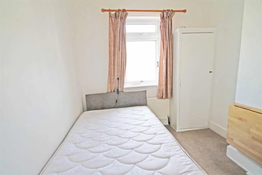 2 bedroom maisonette for rent