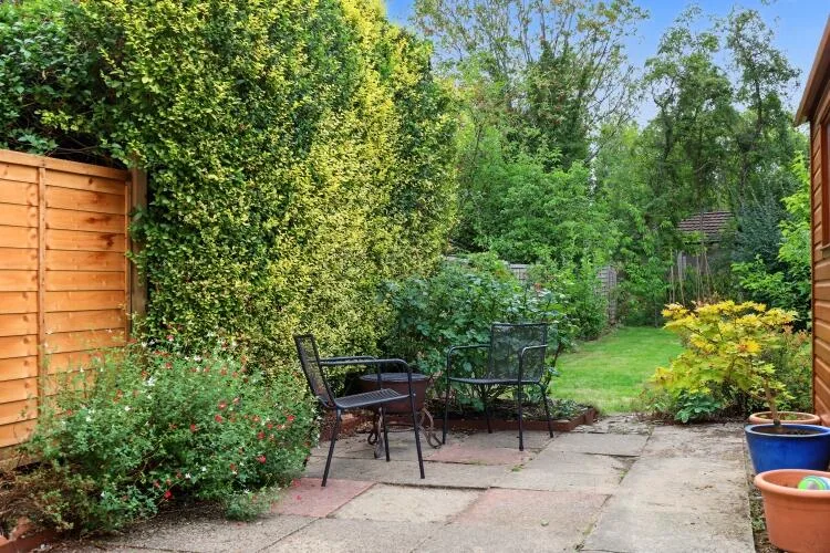 4 bedroom semi-detached house for rent
