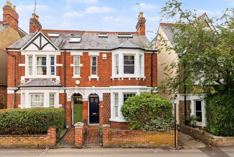 4 bedroom semi-detached house for rent