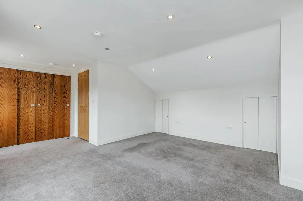 3 bedroom maisonette for rent