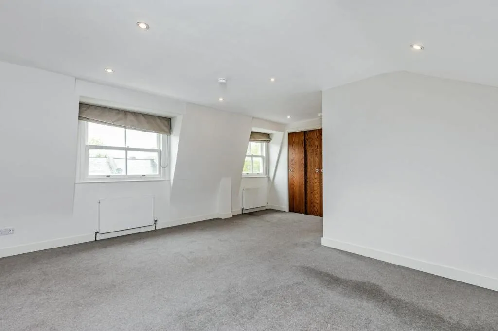 3 bedroom maisonette for rent