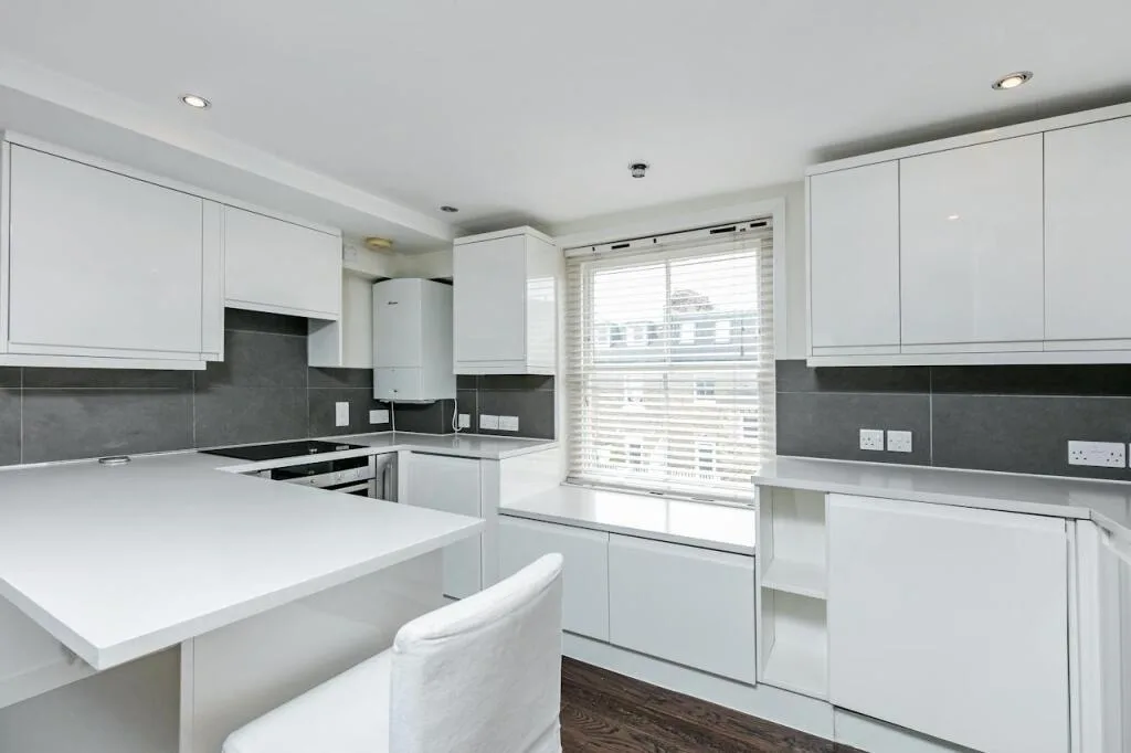 3 bedroom maisonette for rent