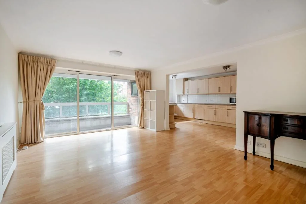 3 bedroom flat for rent