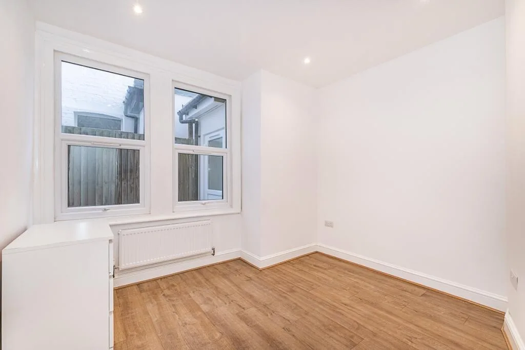 4 bedroom flat for rent