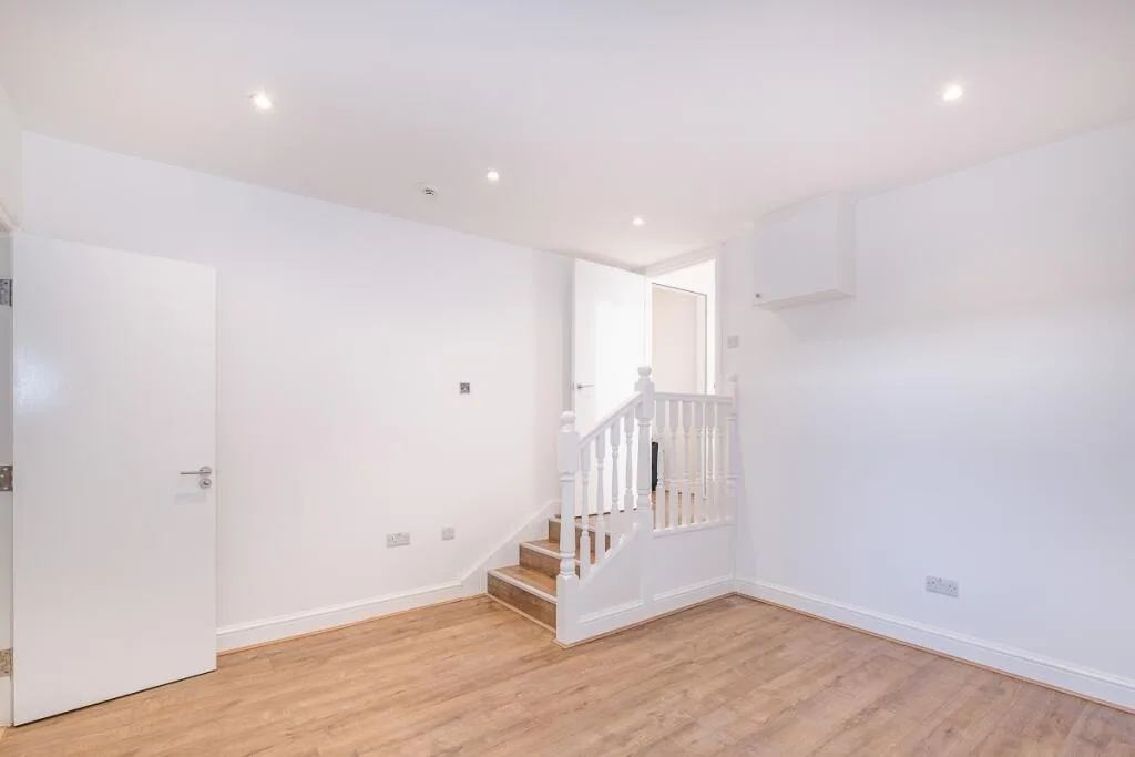 4 bedroom flat for rent