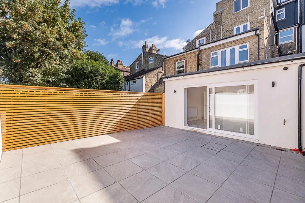 4 bedroom flat for rent