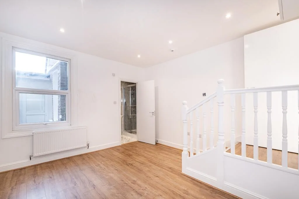 4 bedroom flat for rent
