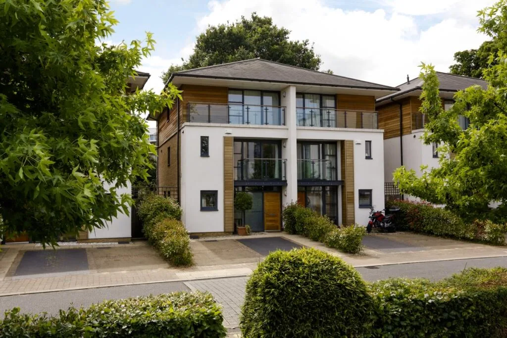 4 bedroom semi-detached house for rent